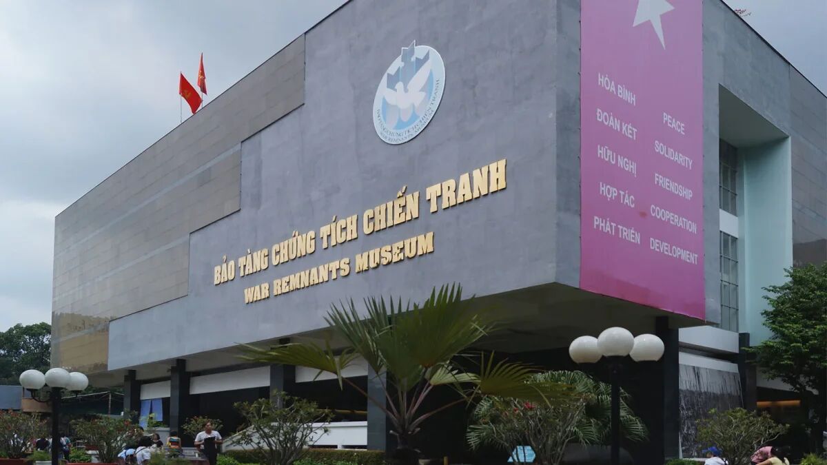 Reflect on history at the War Remnants Museum