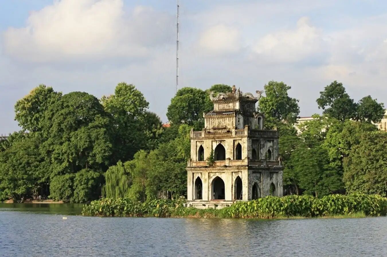 Hoan Kiem Lake 4