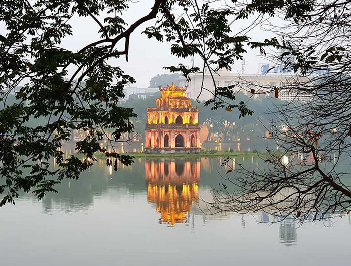 Hoan Kiem Lake 6