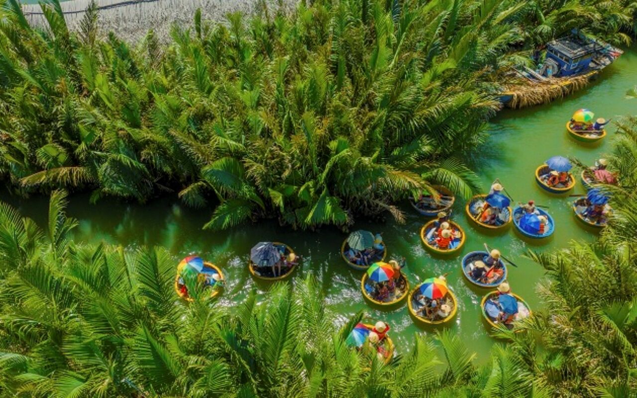 Hoi An Bay Mau Water Coconut F