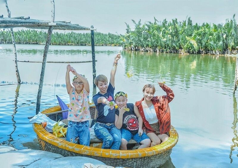 Hoi An Coconut Forest Family 2