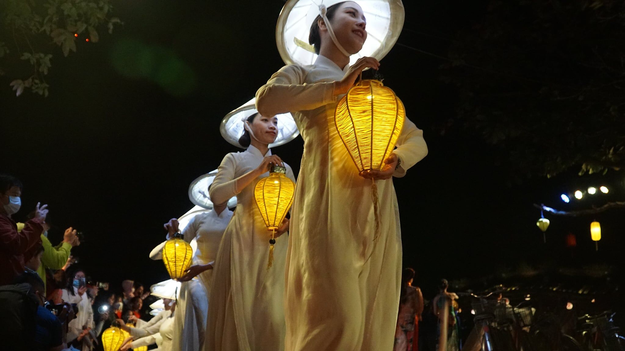 Hoi An Memories Show Ky Uc 28
