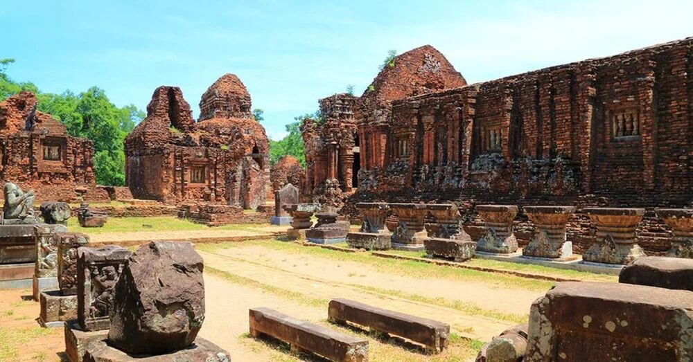 Photograph the mystical spirit of My Son’s temples