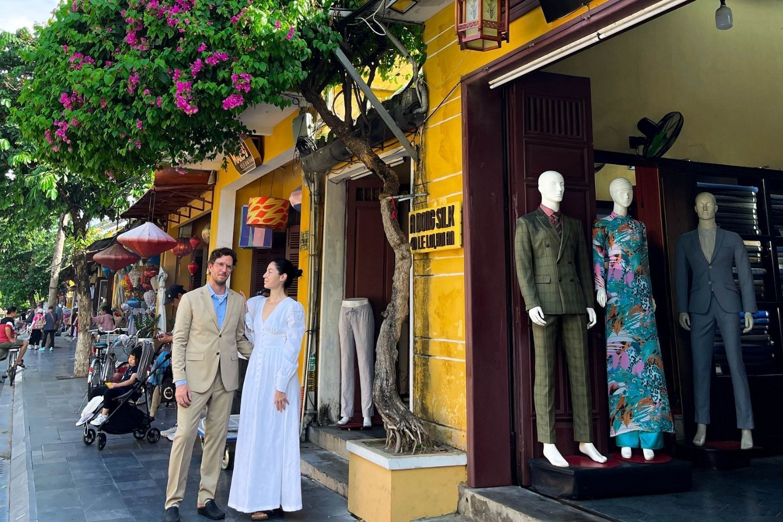 Hoi An tailor Shops A Dong 1