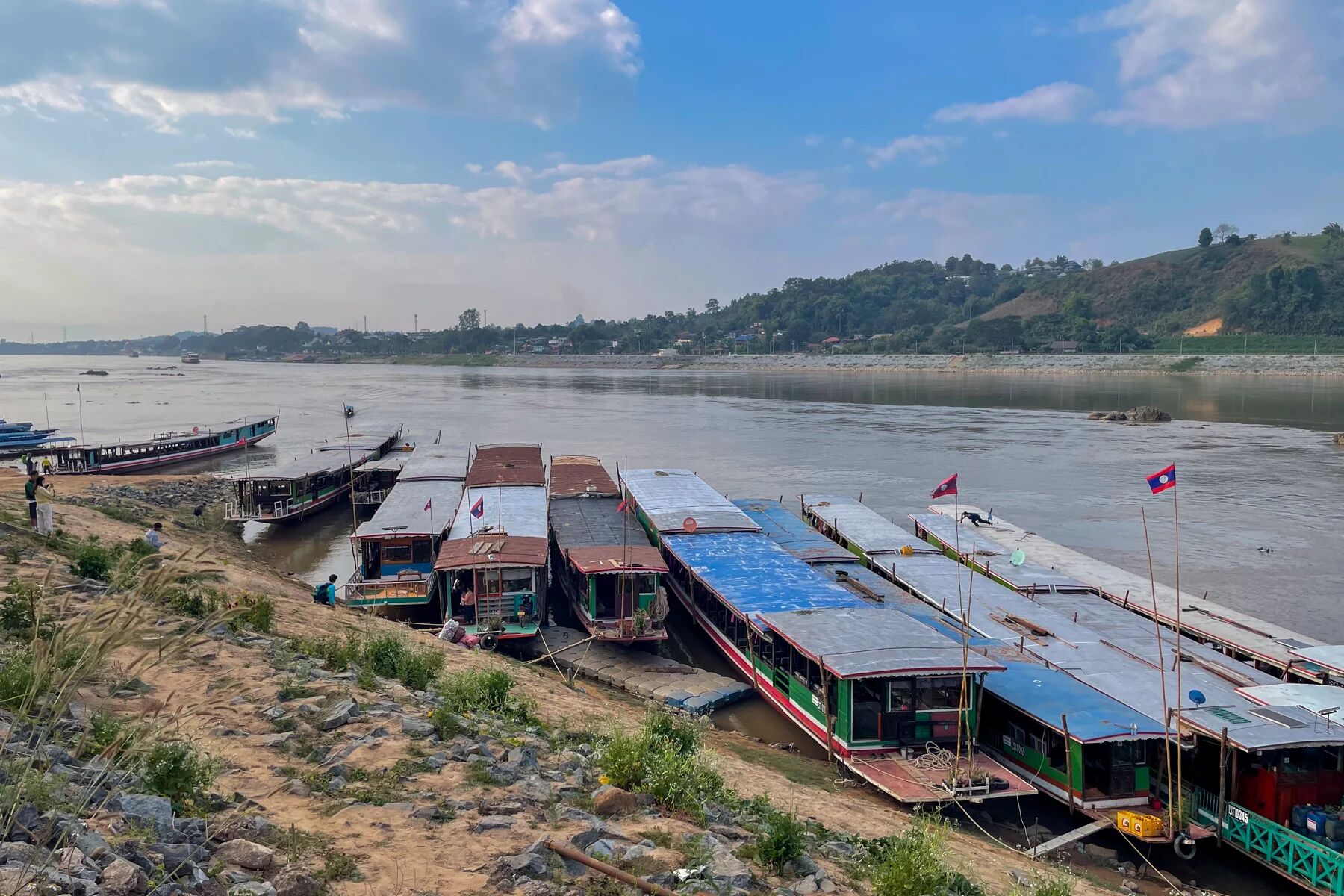 Capture the stunning beauty of Huay Xai’s river landmarks