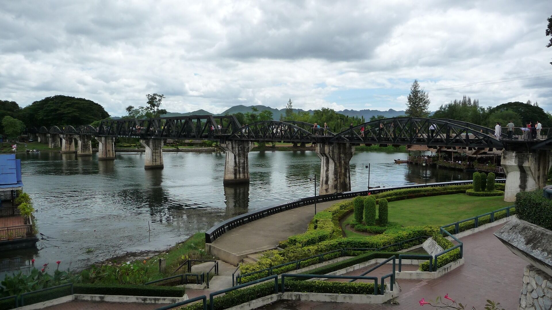 Kanchanaburi River Kwai