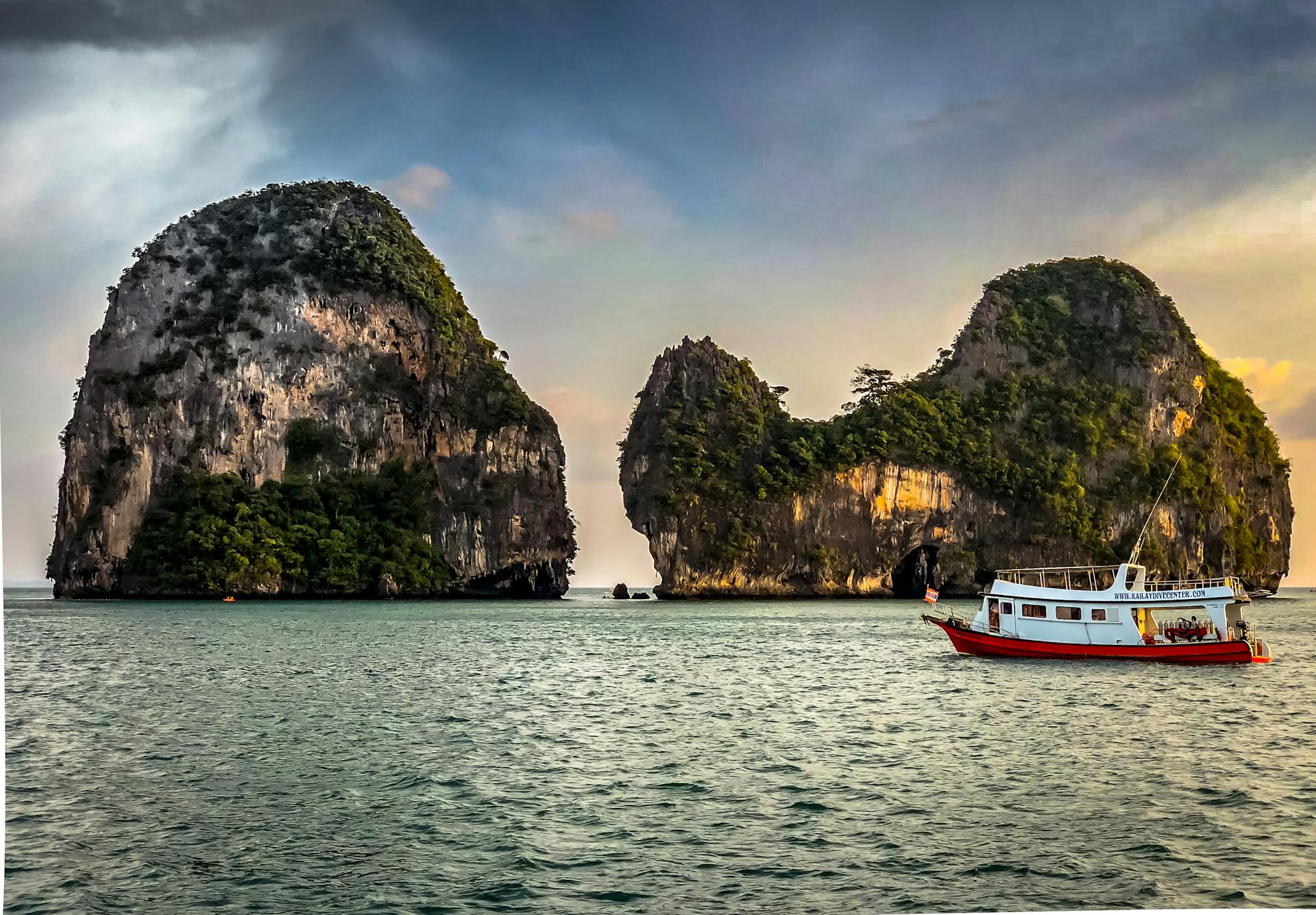 Phi Phi Island Tourist Boat