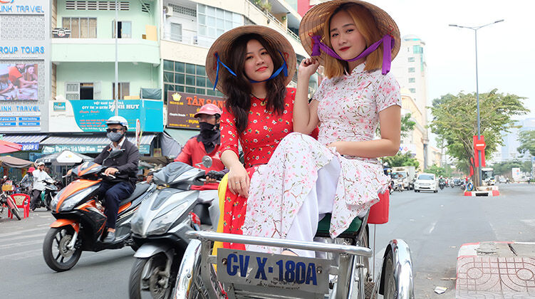 Saigon Cyclo Xich Lo 4