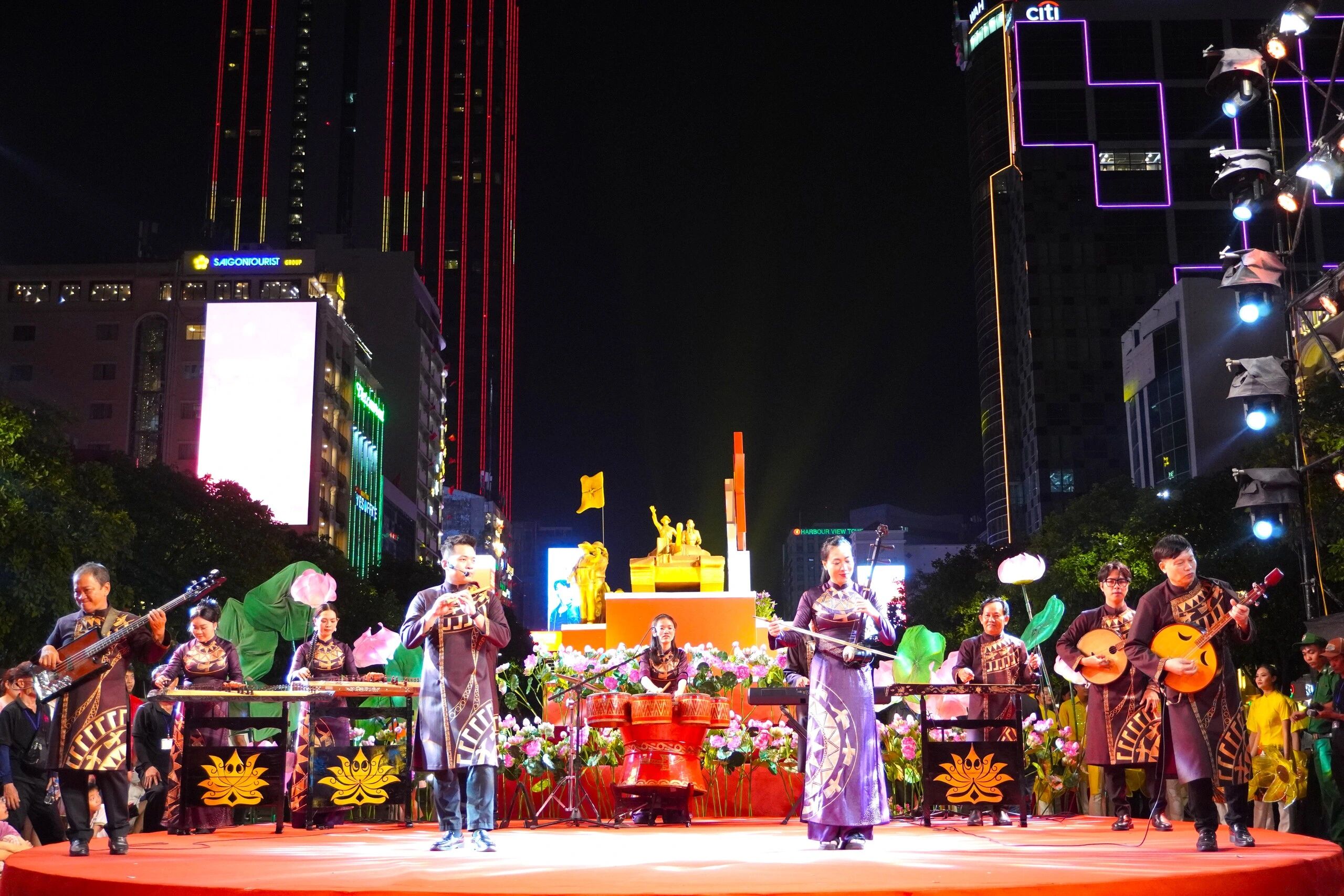 Saigon Live Music Nguyen Hue S