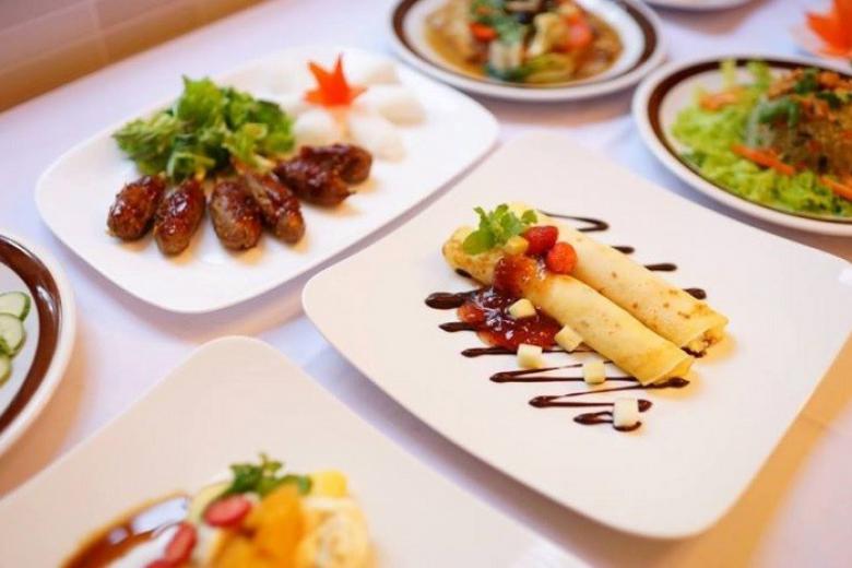 Saigon River Dinner Cruise 12