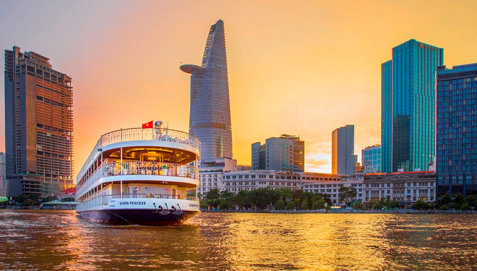 Saigon River Dinner Cruise 16