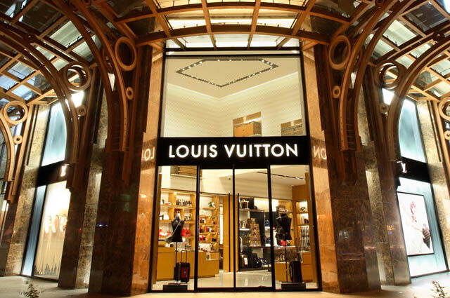 Saigon Shopping Luxury Shop 12
