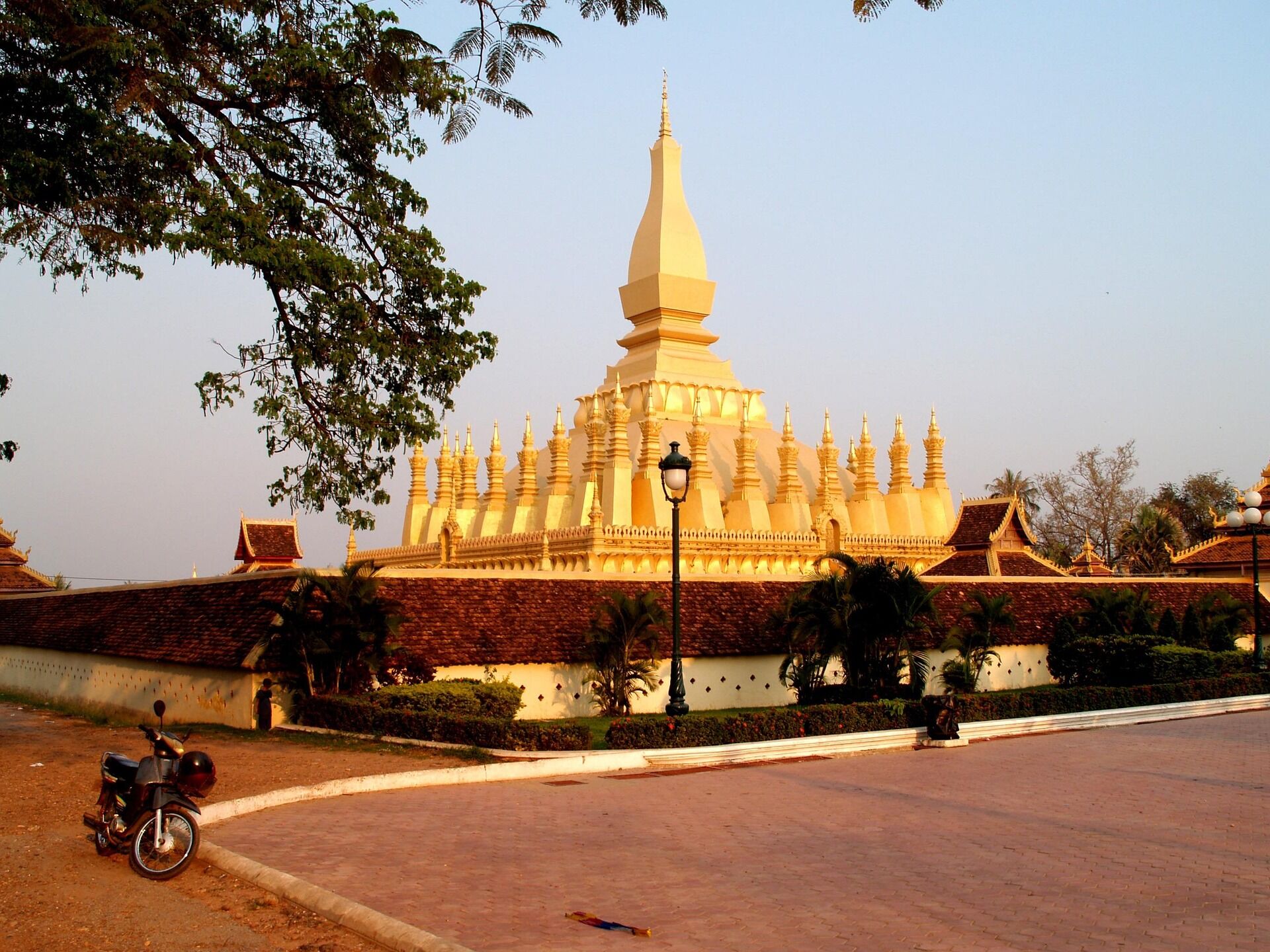 Immerse in Vientiane’s golden heritage
