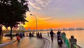Hanoi Scenic Lakes & Heritage Stroll Private Full Day Tour with Airport Pickup