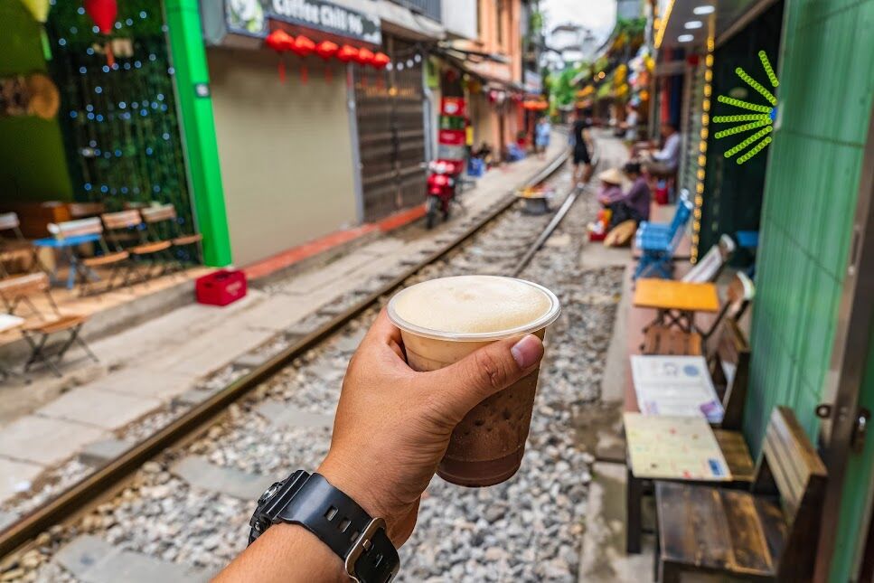 Train Street in Hanoi 4