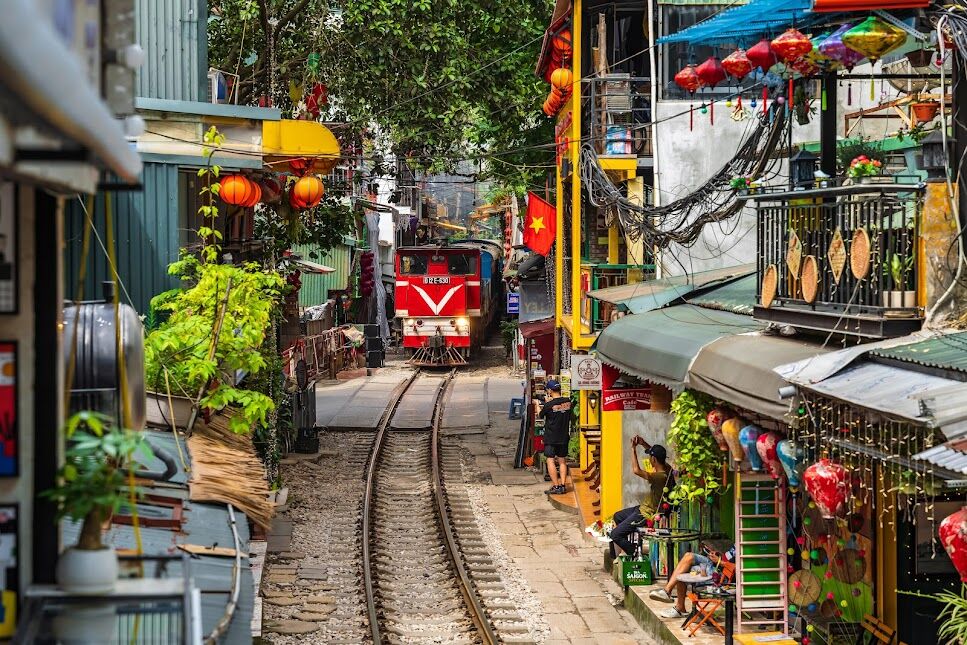 Capture the bustling beauty of Hanoi’s cultural landmarks