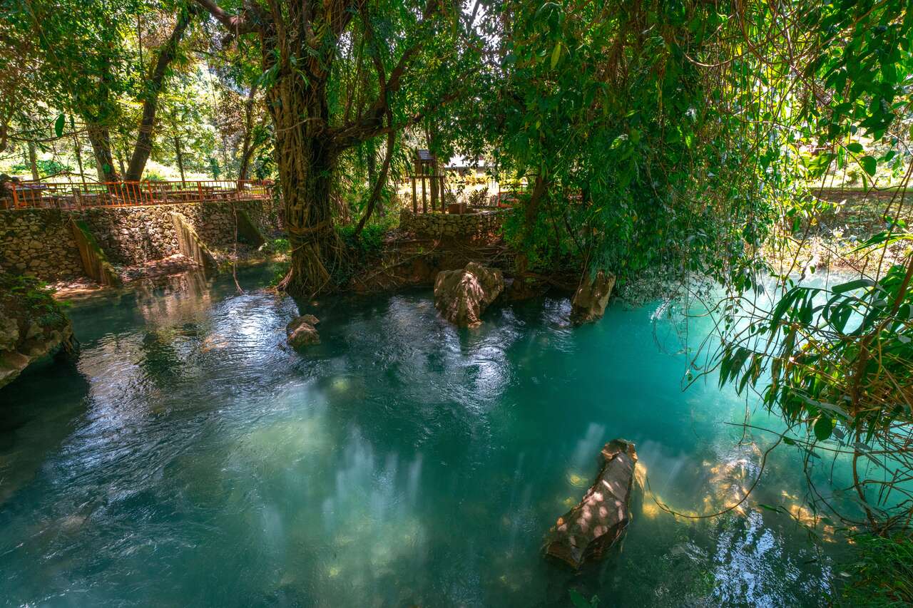 Immerse in Vang Vieng’s scenic heritage
