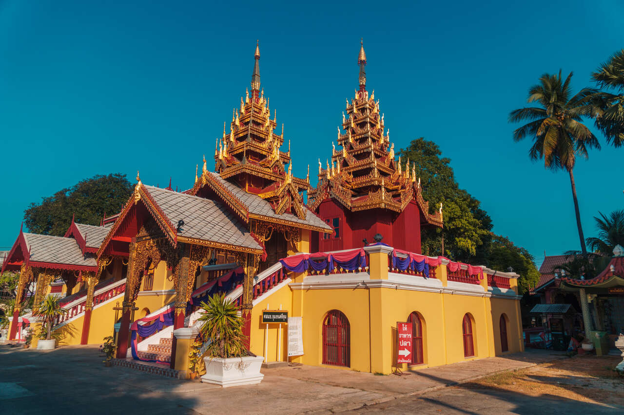 Capture the stunning beauty of Lampang’s cultural landmarks